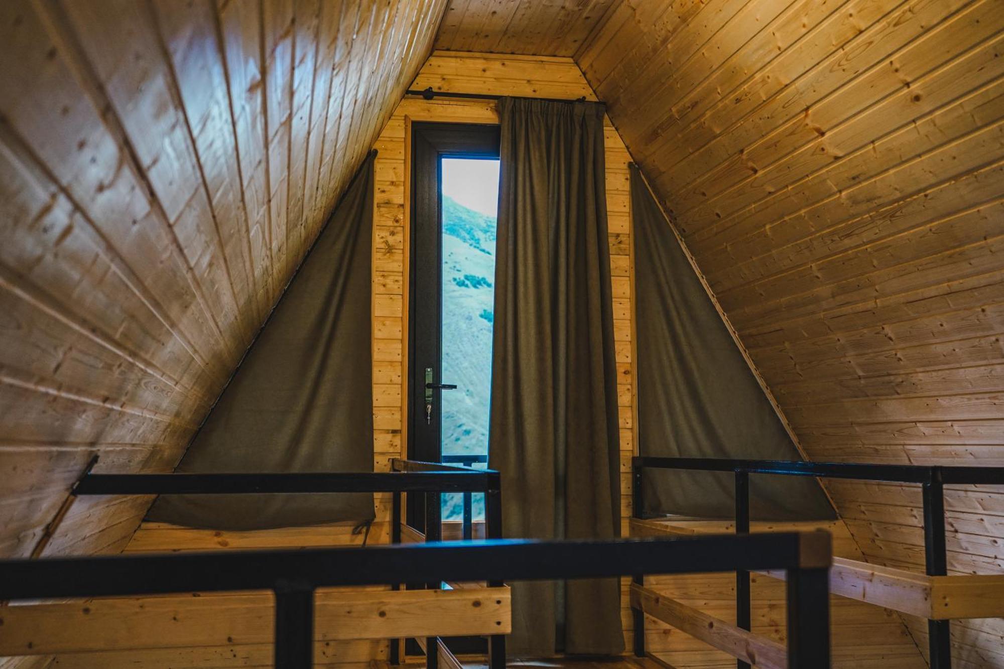 Villa Lonely Mountain Kazbegi Exterior foto