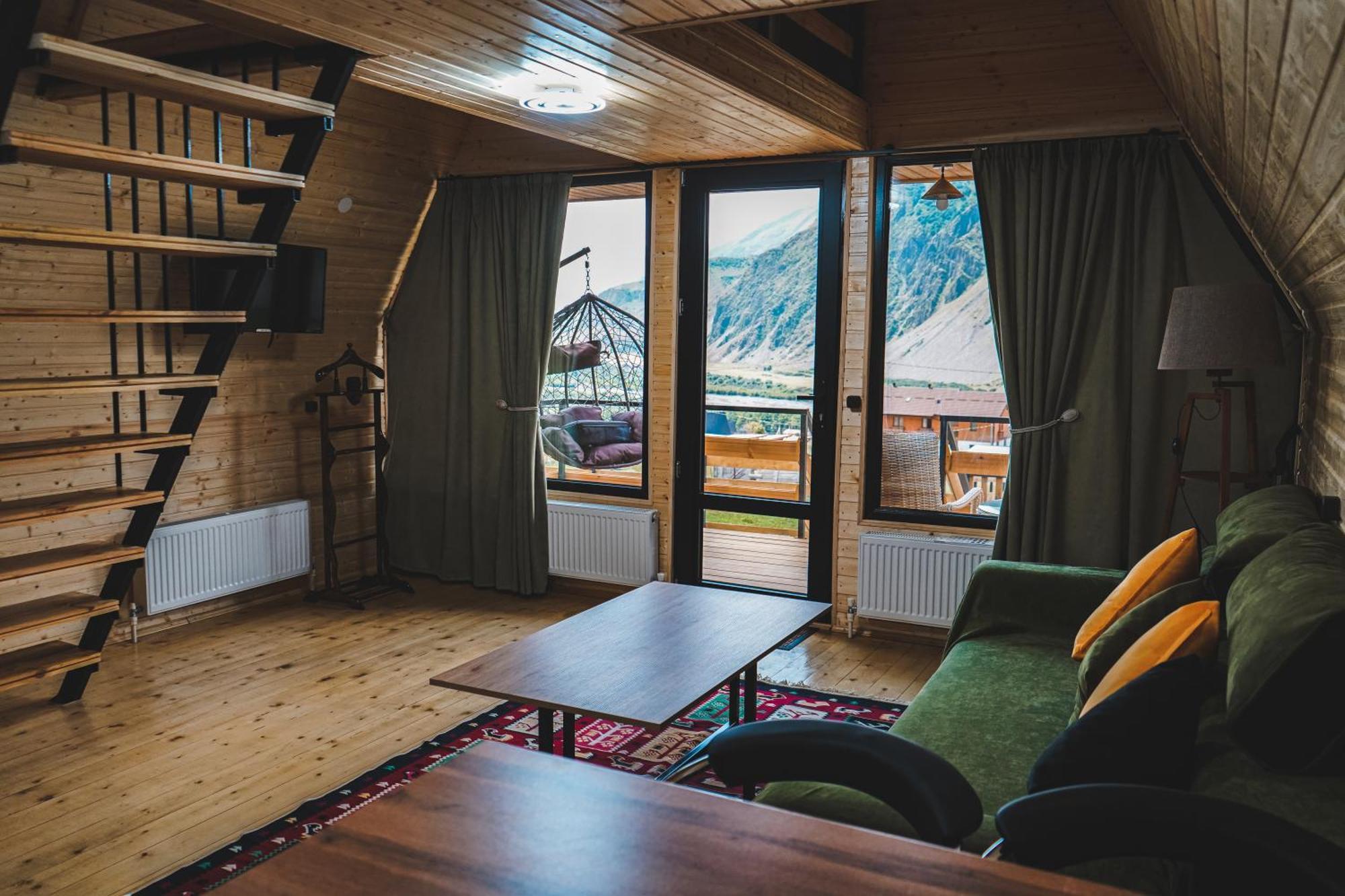 Villa Lonely Mountain Kazbegi Exterior foto
